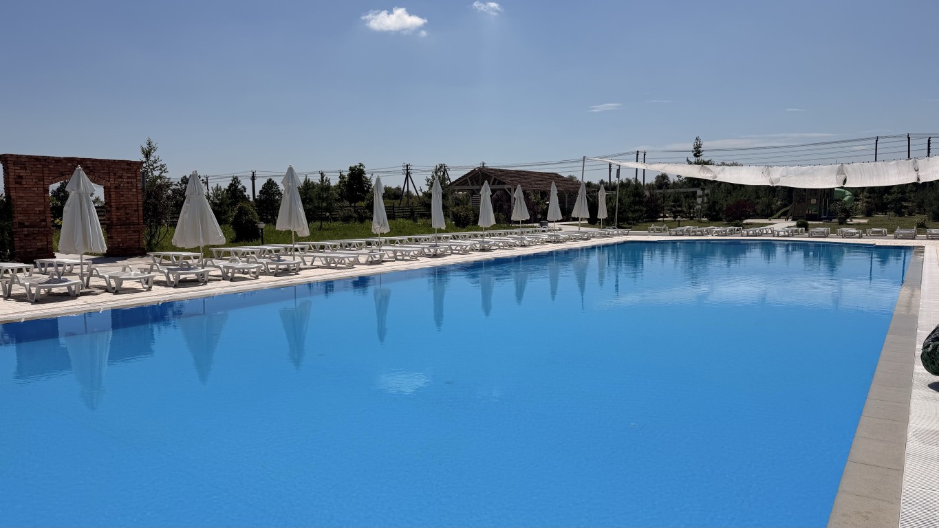 Большой бассейн River Park