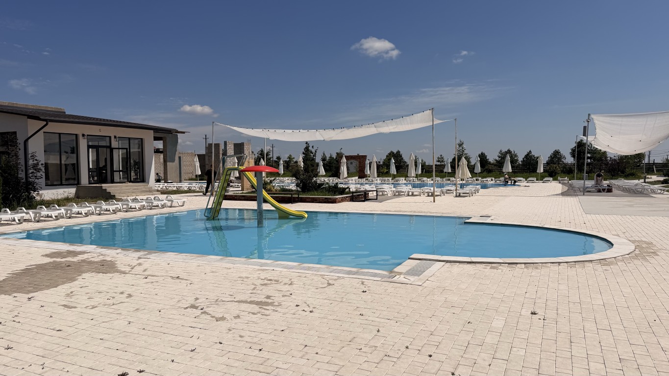 Большой бассейн River Park