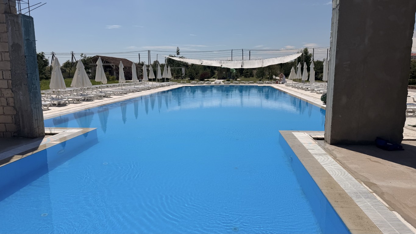 Большой бассейн River Park